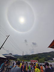 表彰式にハロ
