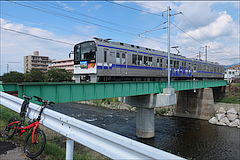 田川橋梁を渡る上高地線