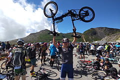 恒例の持ち上げ写真