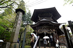 飯盛山さざえ堂